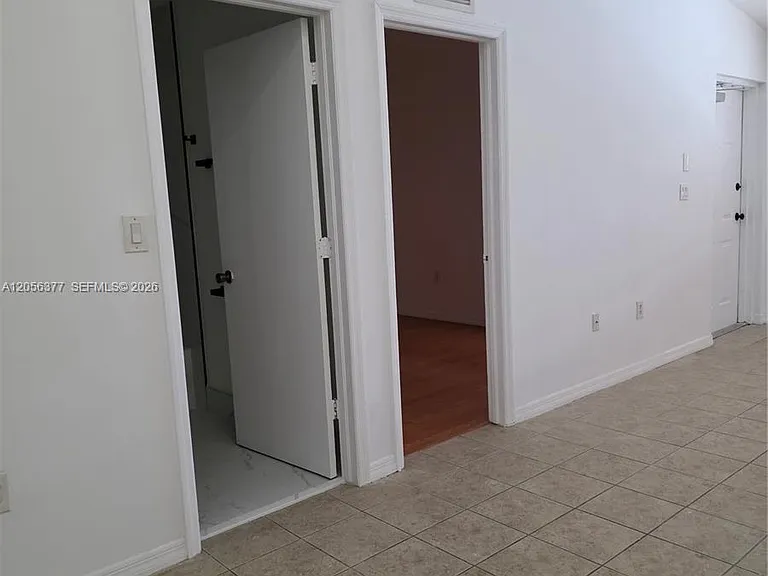 3415 NE 9th Dr #202 — Photo 5