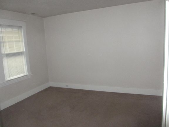 13X13 bedroom