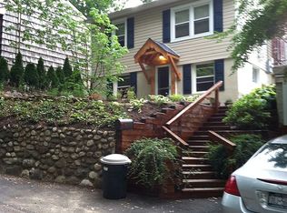 30 Ridgefield Rd, Centerport, NY 11721