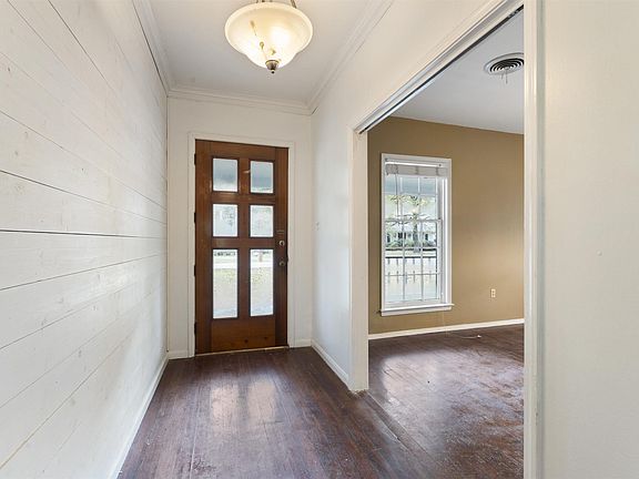 3rd image of 15816 Castle Ridge St