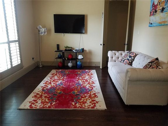 2nd image of 848 Blackwood Dr
