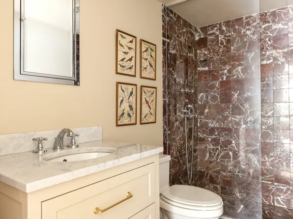 381 Union Street image 21 of 23