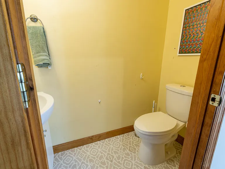 1241 Bates Ave — Photo 8