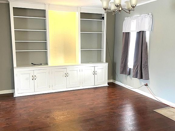 4th image of 31 Azalea Dr