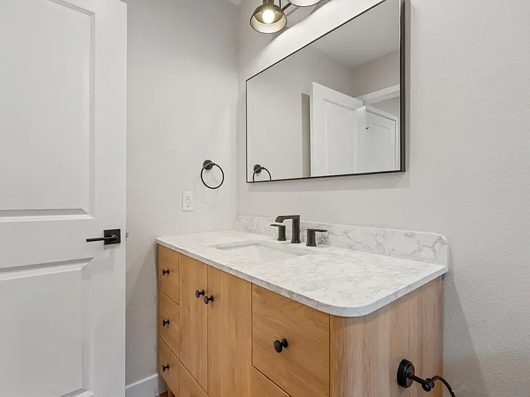 1489 Fern Ave #1 — Photo 27