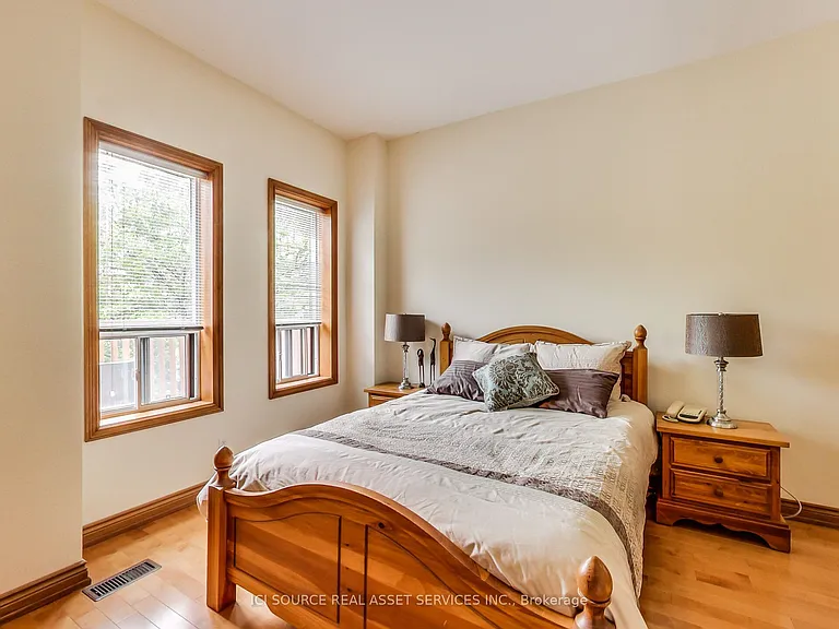 287 Palmerston Ave #MAIN — Photo 14