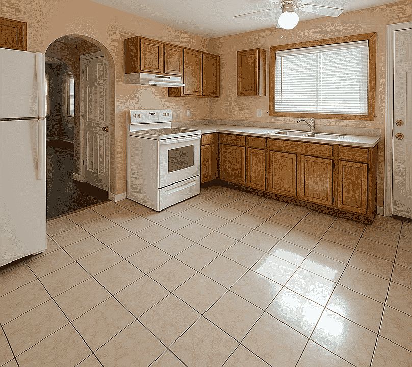 1st image of 2035 W Grand Ave