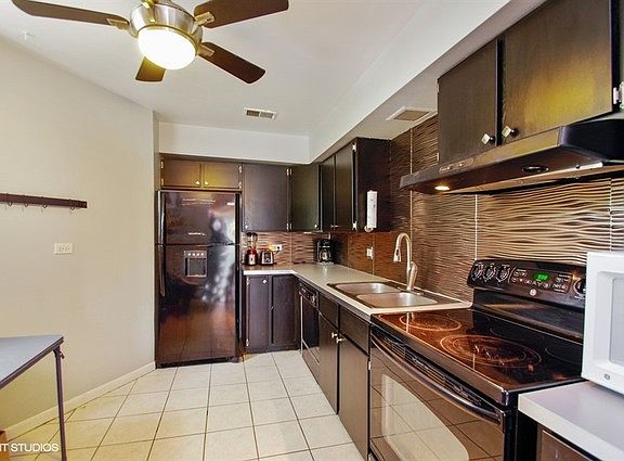 5th image of 3462 N Sheffield Ave APT 3S