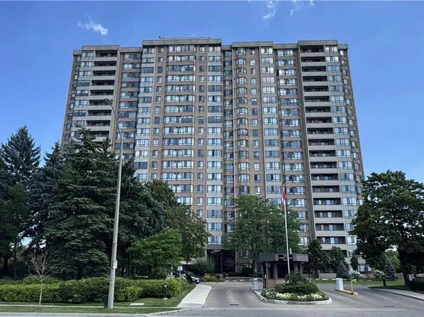 100 County Court Blvd #707, Brampton, ON L6W 3X1