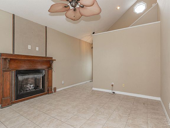 5th image of 6203 Chablis Ln