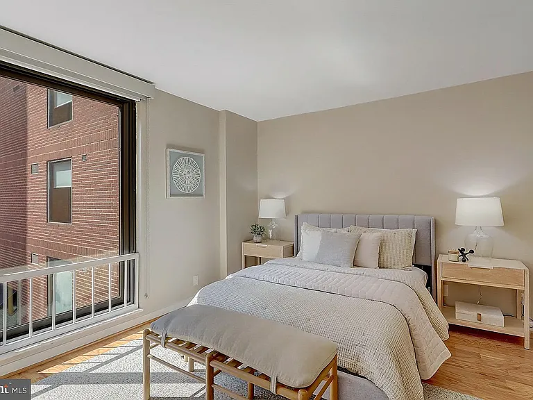 1099 22nd St NW #201 — Photo 23
