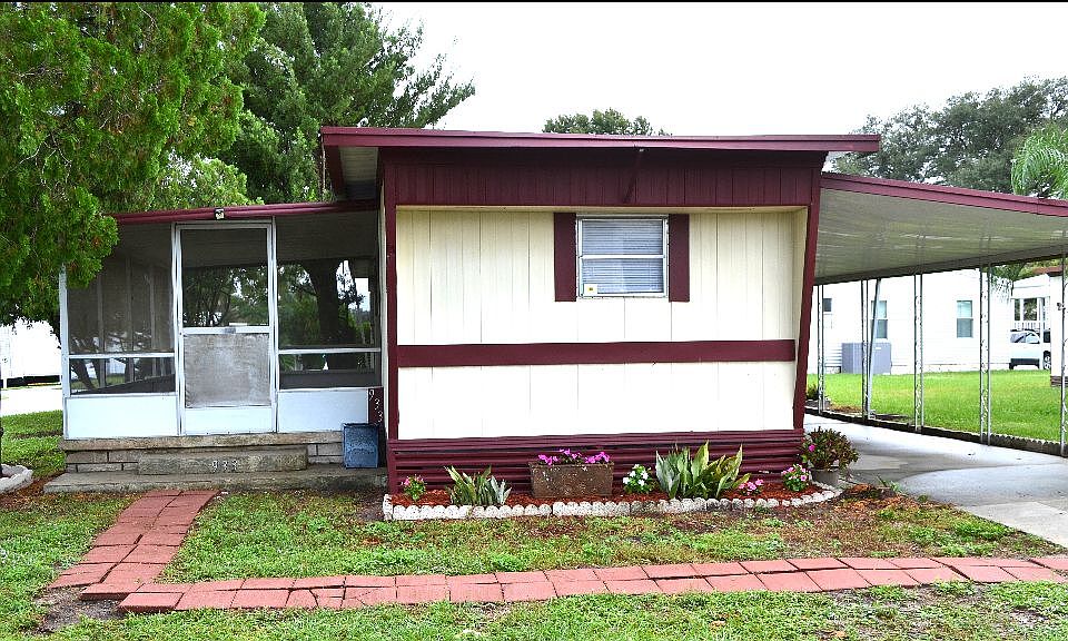 1st image of 933 Sabal Palm Dr