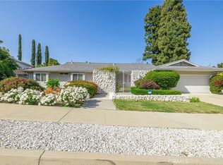 18621 Paseo Nuevo Dr, Tarzana, CA 91356