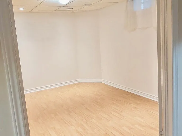 192 Canyon Hill Ave #BASEMENT — Photo 11