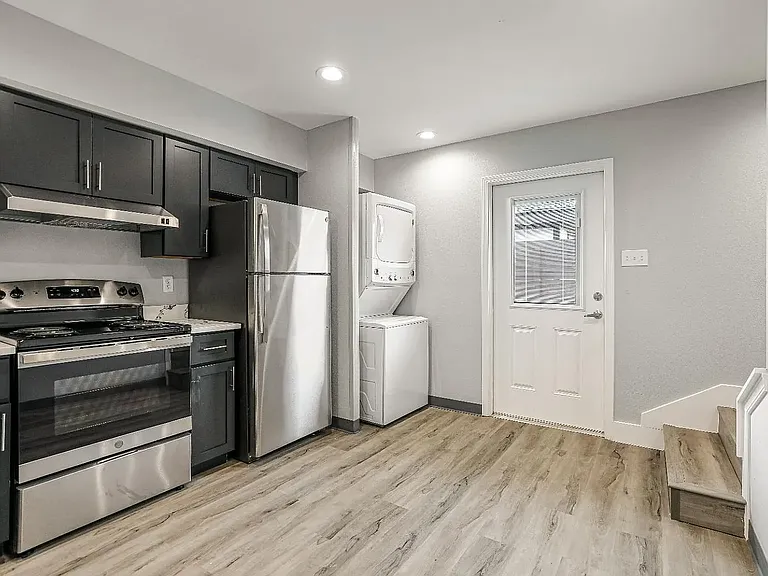 River Oaks Apartments — Photo 6