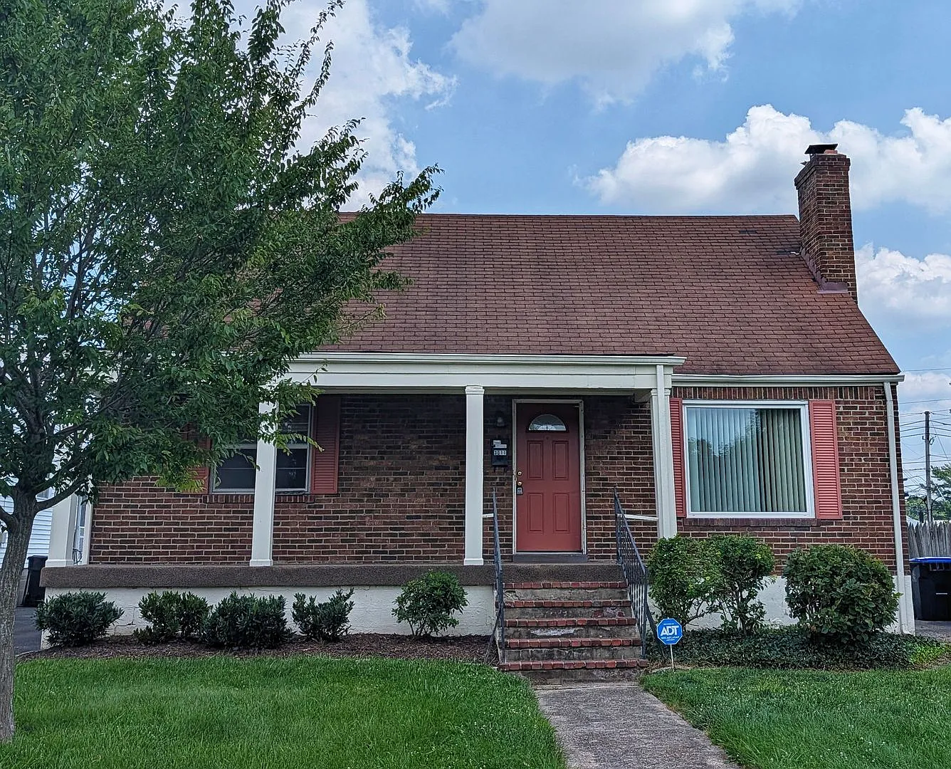 Charming 4-Bedroom Home in the Heart of 40205! — Photo 1