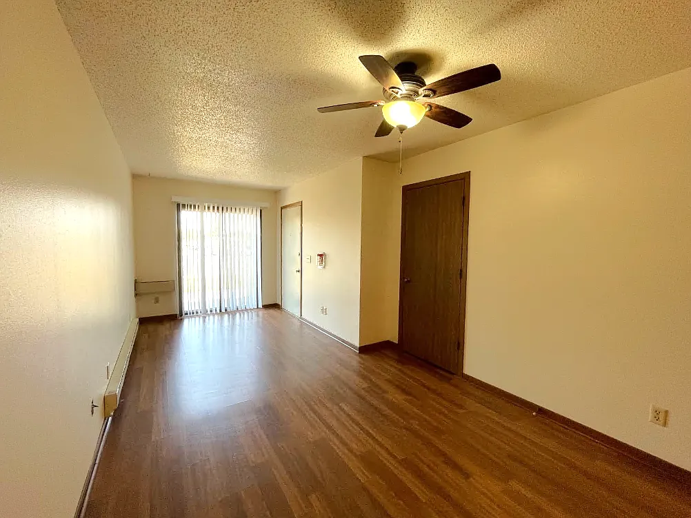 1 bed, $735 — Photo 2