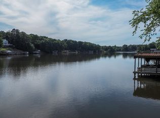 387 Lynch Point Rd, Macon, NC 27551