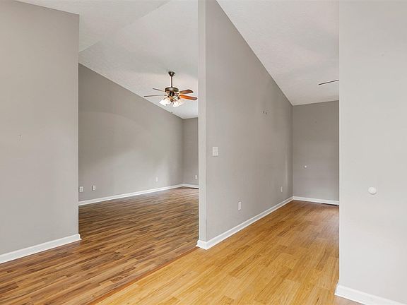 4th image of 619 Fern Hill St