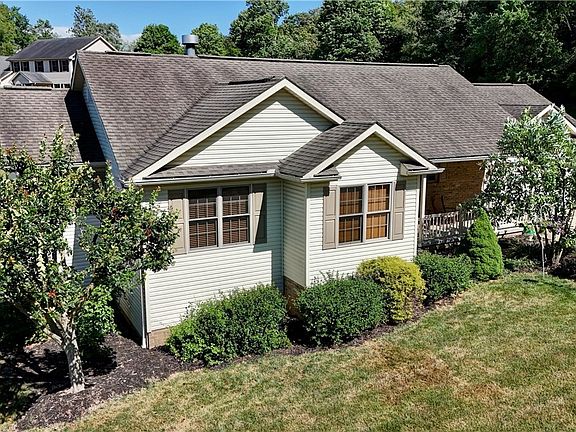 3rd image of 1751 Sandlewood Dr SE