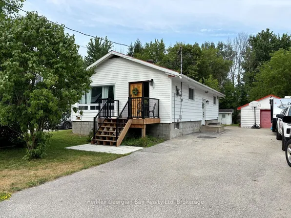11 John St, Severn, ON L0K 1E0