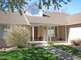 2013 Oak Creek Rd, Springfield, IL 62704