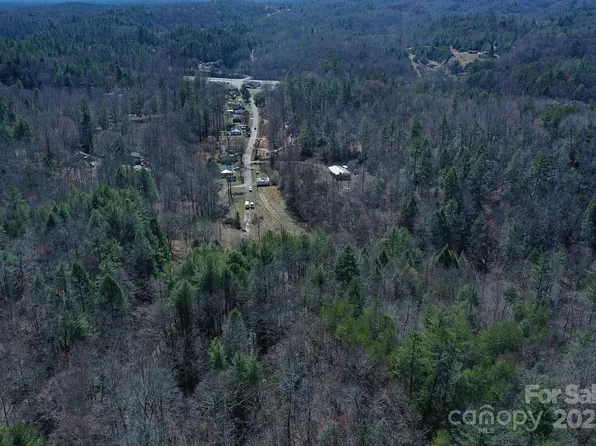 1511 Echo Dr, Lenoir, NC 28645