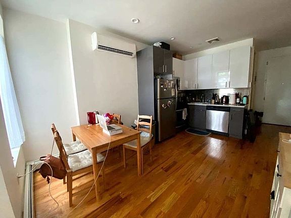 5th image of 736 Washington Ave #3B