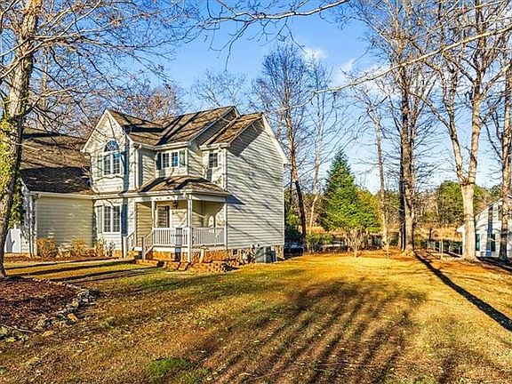 4th image of 2392 Hickory Forest Dr