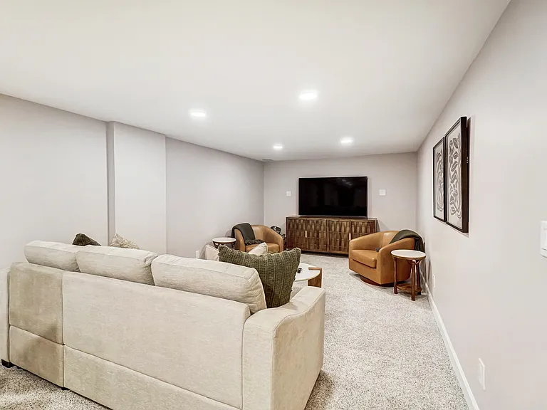 3592 Delamere Ave — Photo 23