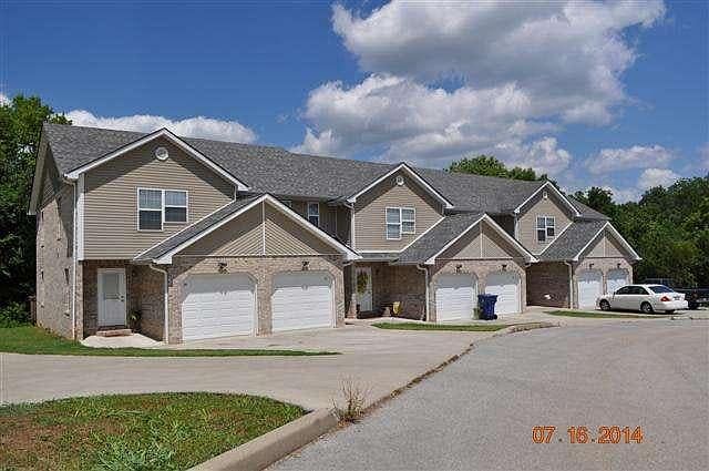 End unit townhome