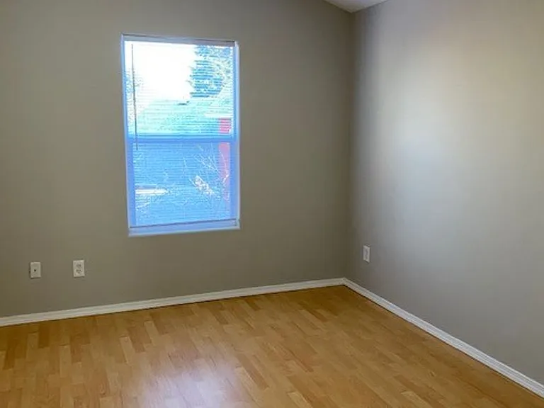 19901 Kendall Ln — Photo 5