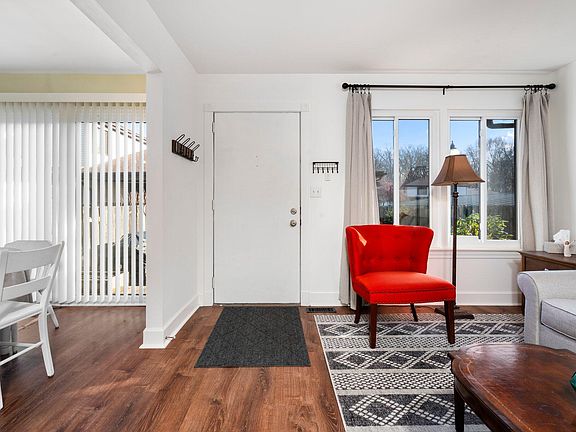 4th image of 3042 Roundtree Blvd