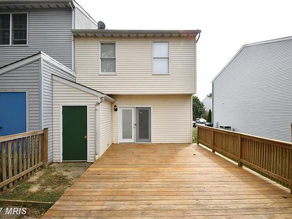 2nd image of 16 Oak Crest Ct