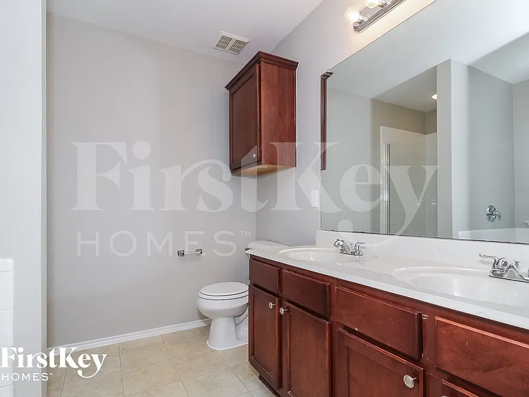 802 Hawthorne Rd — Photo 9