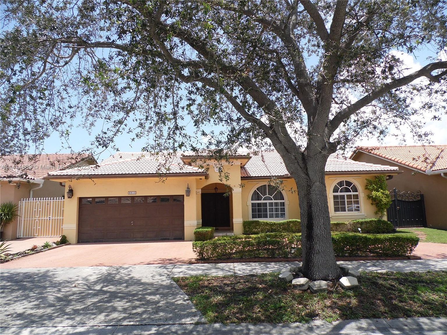 8803 NW 142nd Ln, Miami Lakes, FL 33018 MLS A11414689 Zillow