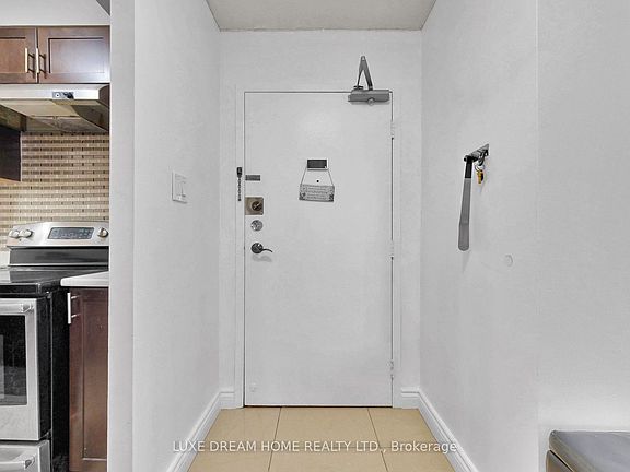4th image of 370 Dixon Rd #409
