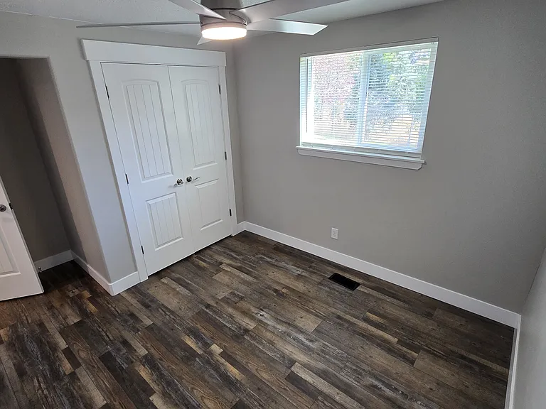 1129 W 675 N — Photo 11