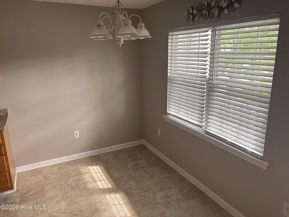 3rd image of 302 Courtyard E