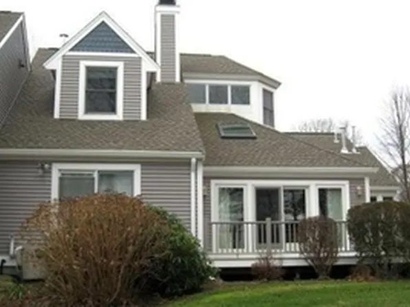 30 Hidden Bay Dr, Dartmouth, MA 02748