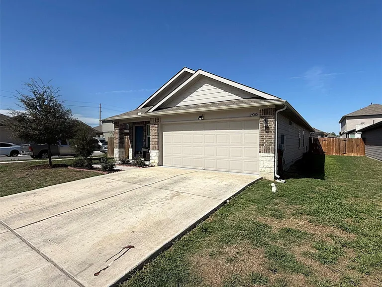 19000 Romano Dr — Photo 7