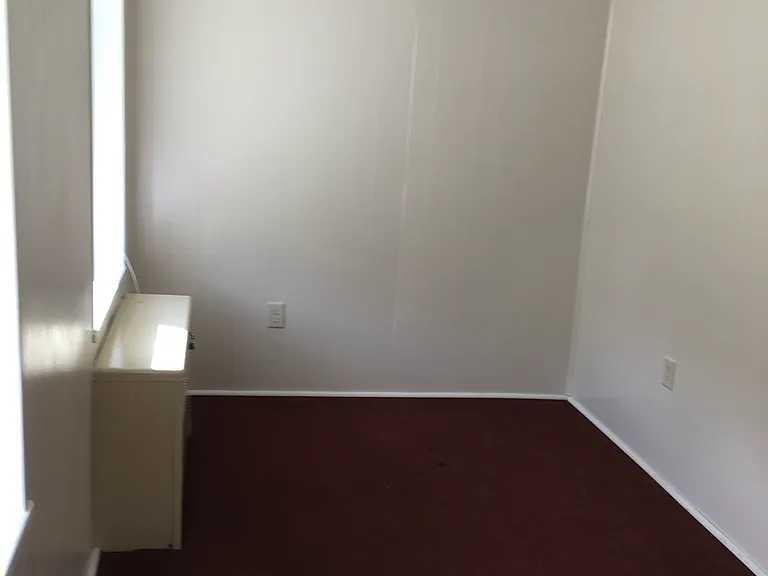 Bedroom 1 pic 2