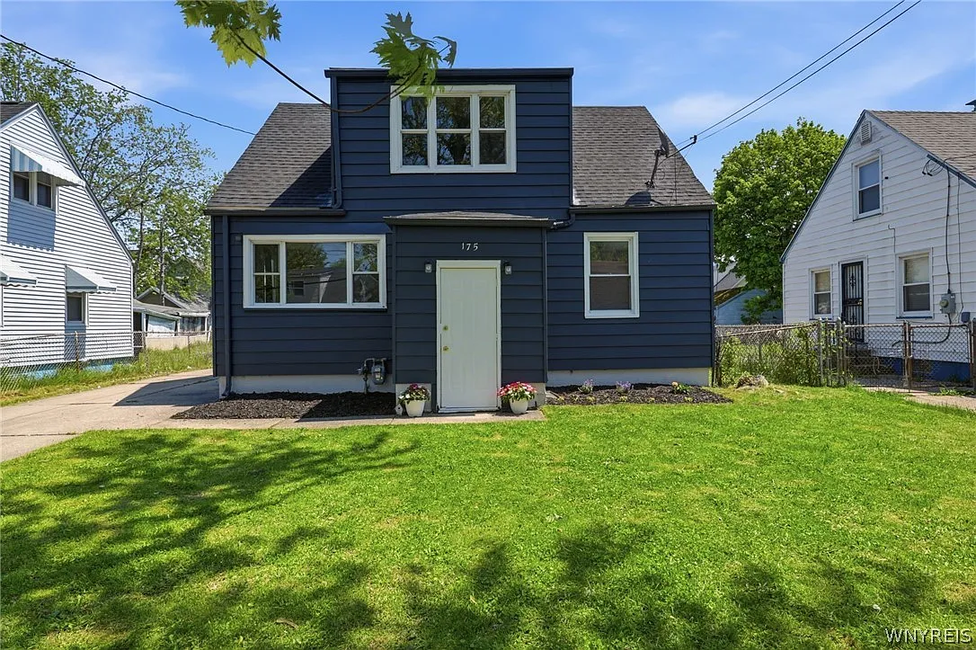 4 bed, 1.0 bath, 1225 sqft, $1,500 — Photo 1