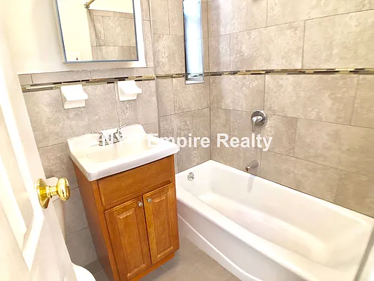 Rented by NYC Empire Realty Inc | media 16