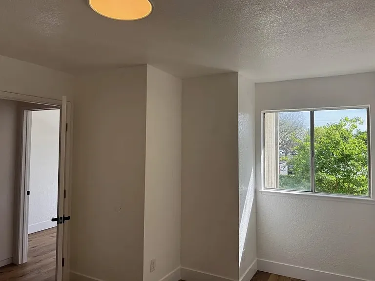 2116 Mount Vernon Dr — Photo 13