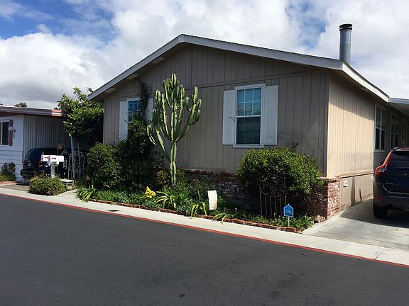 3rd image of 73 Oakwood Ln #73