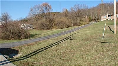 2nd image of 1143 Steffen Ln