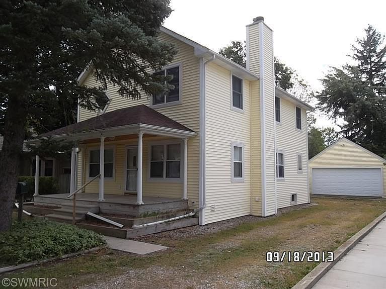 1st image of 1940 Royce Ave