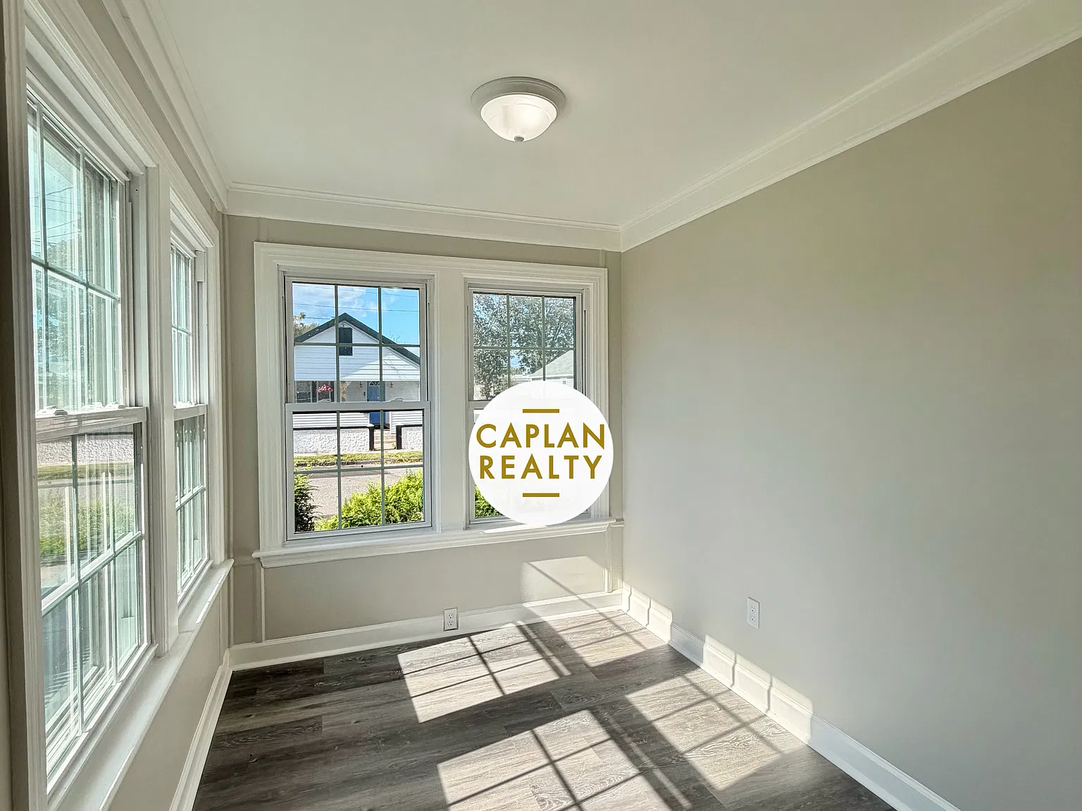4 bed, 1.5 bath, 1870 sqft, $2,975 — Photo 3