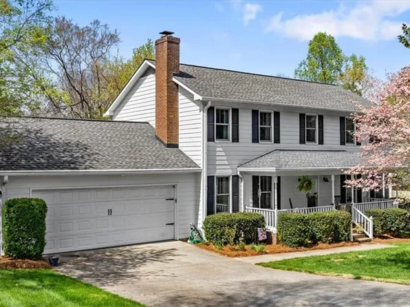 109 Stafford Oak Dr, Jamestown, NC 27282